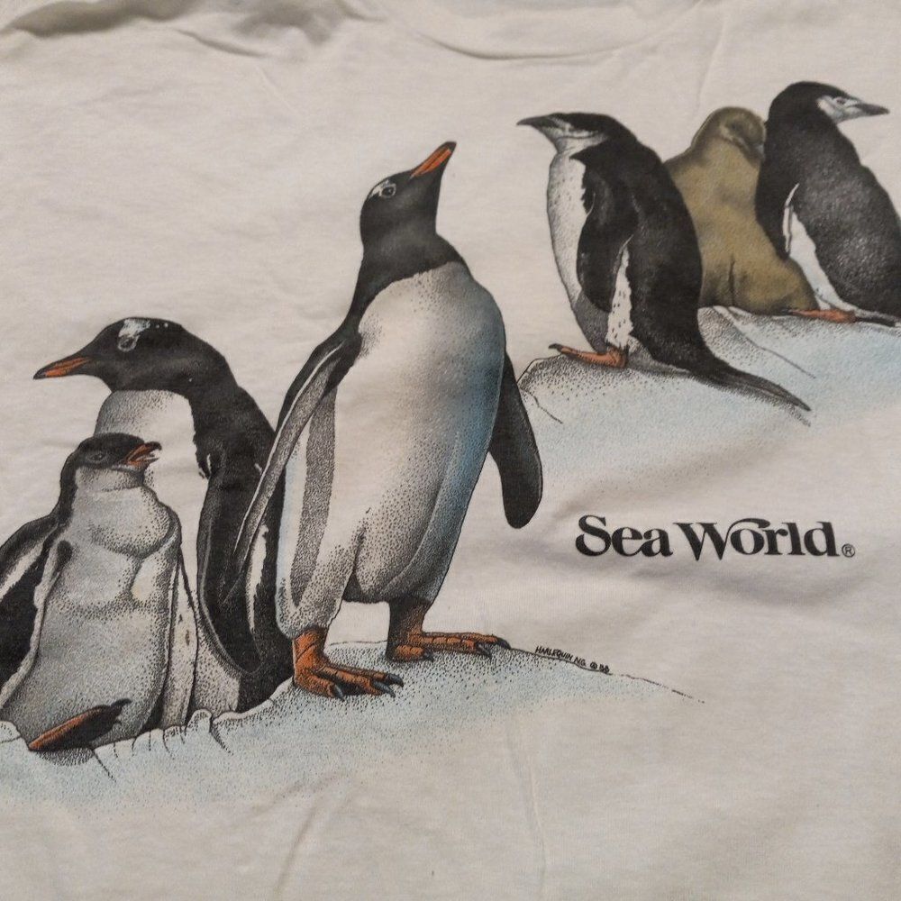 Vintage 1988 Harlequin N.G., Finch, Penguin graphic Single stitched T…